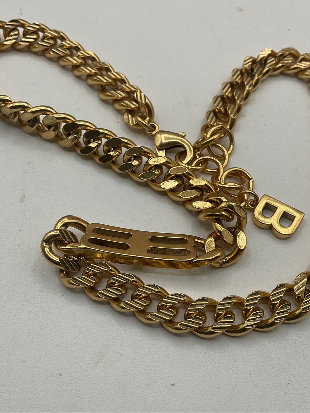 Balenciaga Gold Curb-Link Choker with Signature Clasp - Picture 4 of 5